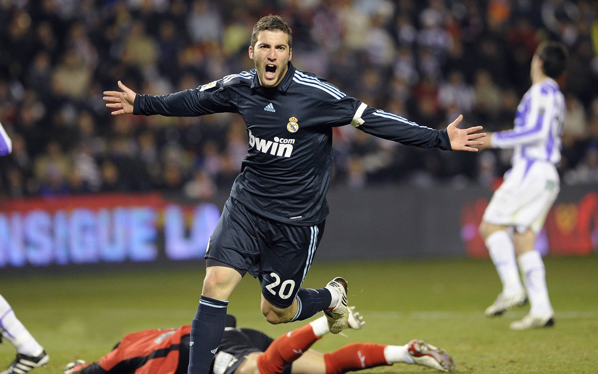 传奇回归：那些再度回归赛场的巨星，传奇游戏回归礼包